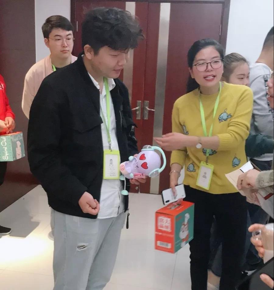 【亿企赢堂】奋斗时光里，爱让我们一起成长！