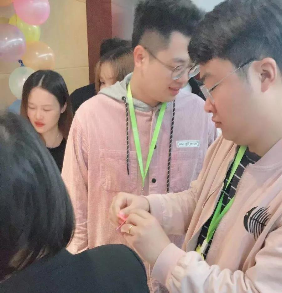 【亿企赢堂】奋斗时光里，爱让我们一起成长！