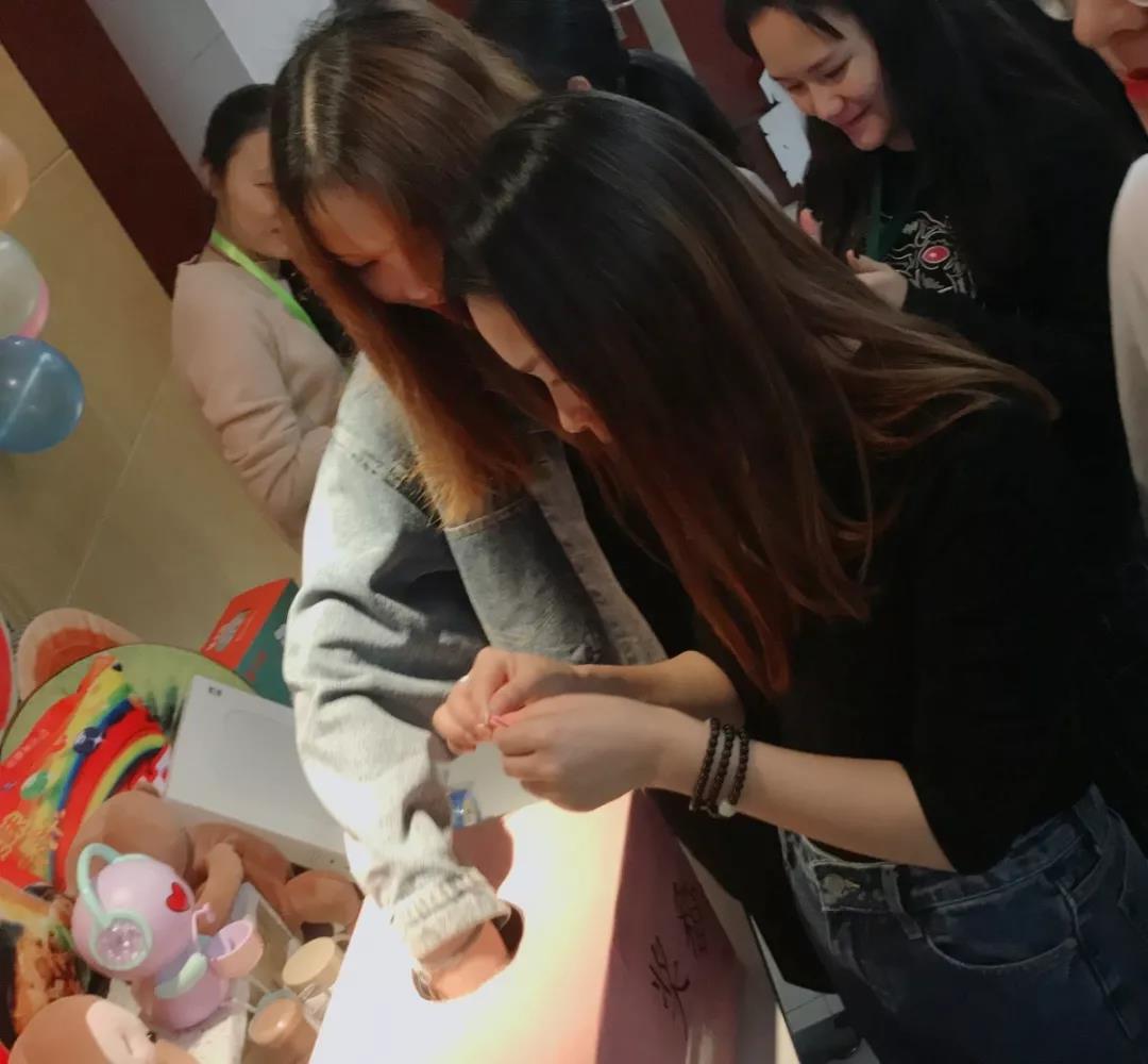 【亿企赢堂】奋斗时光里，爱让我们一起成长！