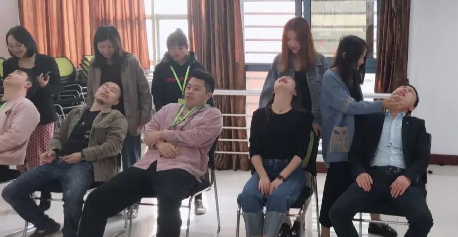 【亿企赢堂】奋斗时光里，爱让我们一起成长！