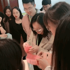 【亿企赢堂】奋斗时光里，爱让我们一起成长！